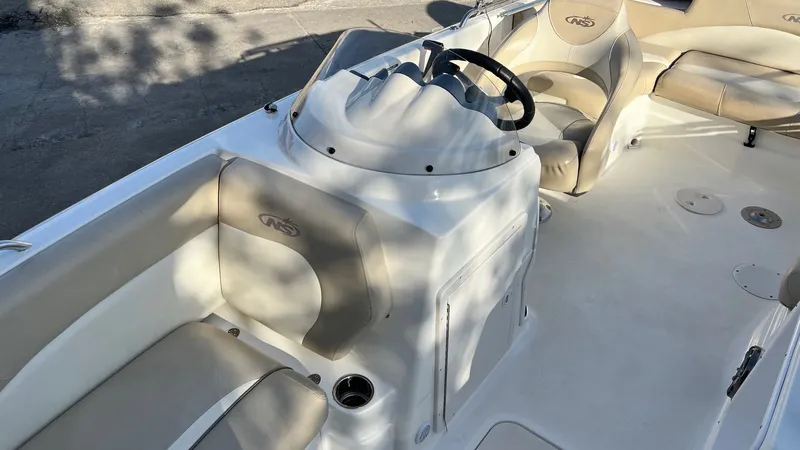 Slide: The Image of NauticStar 203 SC 2015 - 14