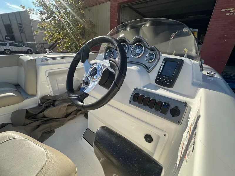 Slide: The Image of NauticStar 203 SC 2015 - 6