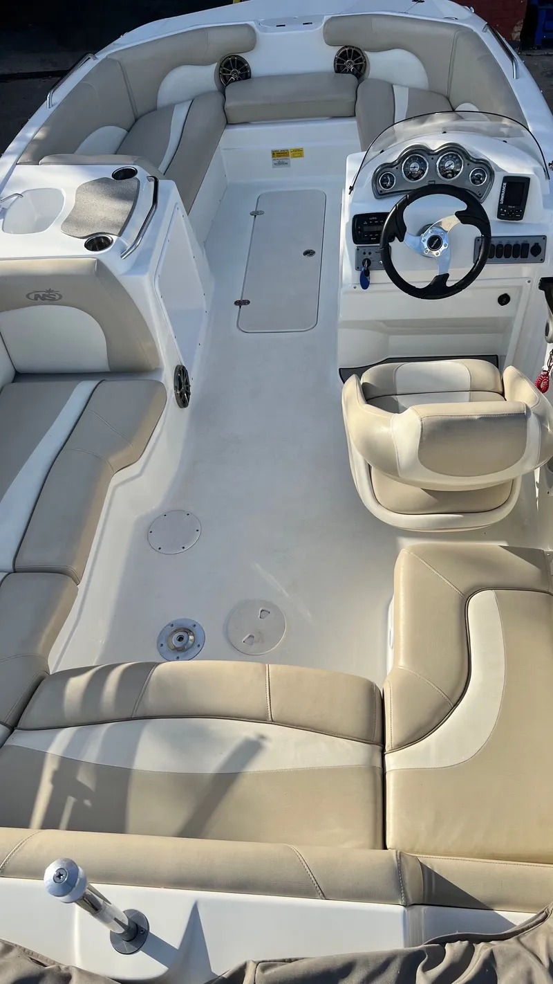 Slide: The Image of NauticStar 203 SC 2015 - 9