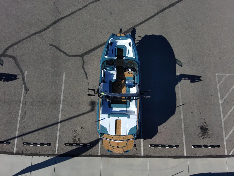 Slide: The Image of MasterCraft NXT22 2026 - 11