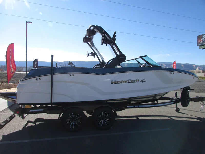 Slide: The Image of MasterCraft NXT22 2026 - 14