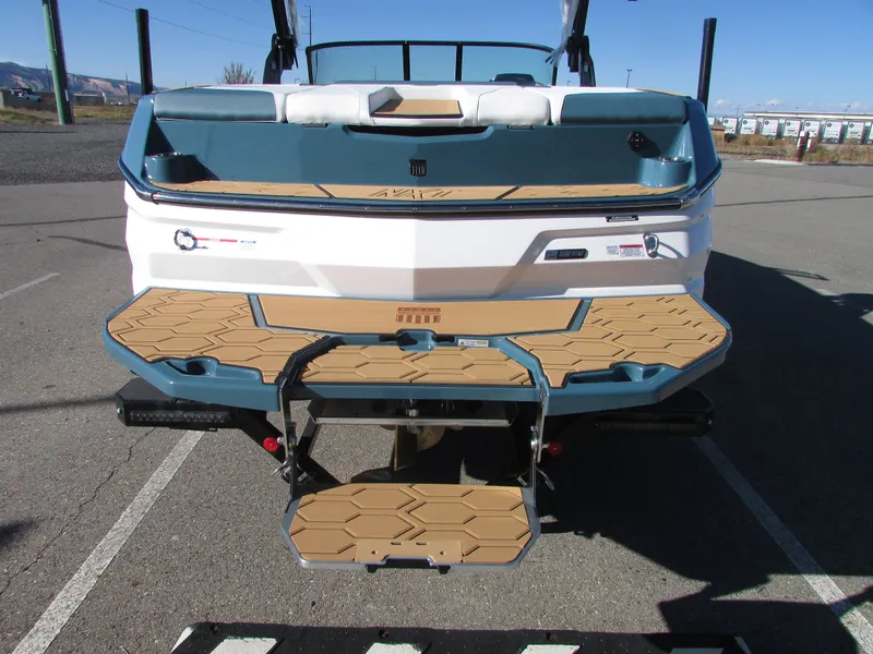 Slide: The Image of MasterCraft NXT22 2026 - 2