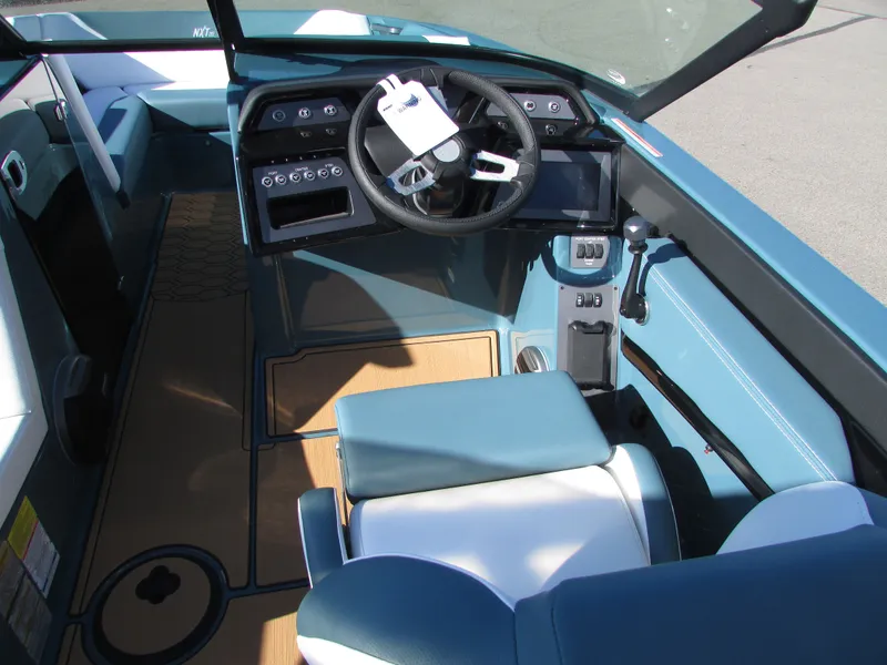 Slide: The Image of MasterCraft NXT22 2026 - 7