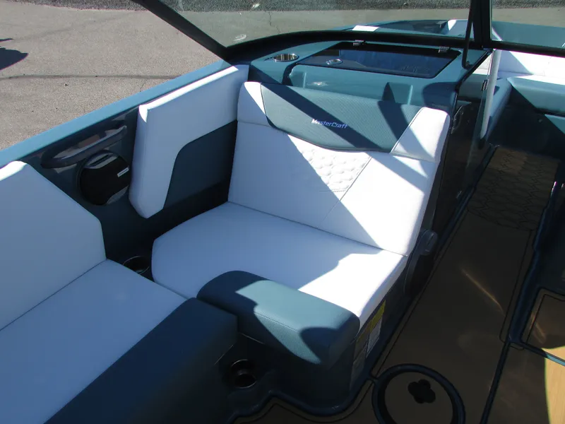 Slide: The Image of MasterCraft NXT22 2026 - 8