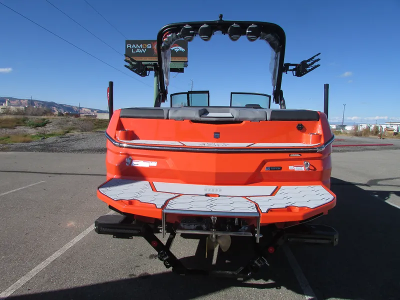 Slide: The Image of MasterCraft NXT22 2026 - 14