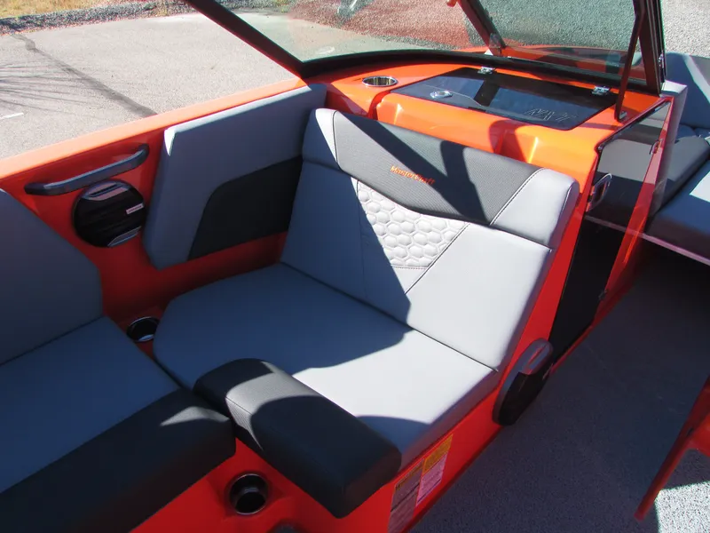 Slide: The Image of MasterCraft NXT22 2026 - 19