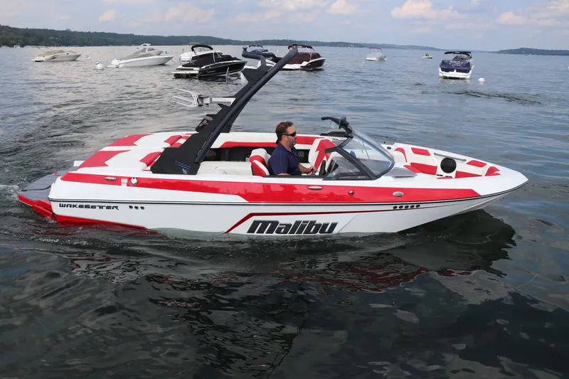 Slide: The Image of Malibu Wakesetter 20 VTX 2022 - 57