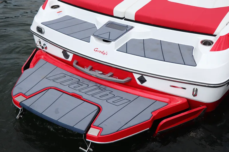 Slide: The Image of Malibu Wakesetter 20 VTX 2022 - 78
