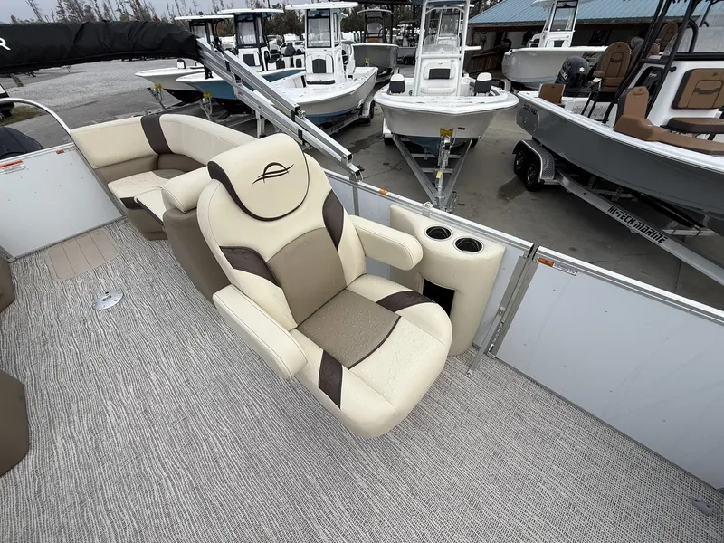 Slide: The Image of SunCatcher Select Series 22RC-YAMAHA VF115 SHO 2026 - 12