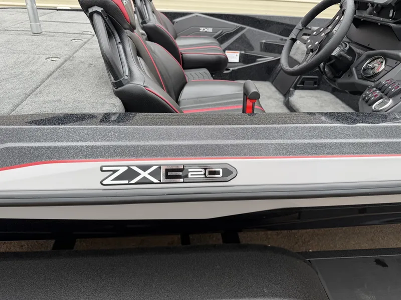 Slide: The Image of Skeeter ZXE20 2026 - 13