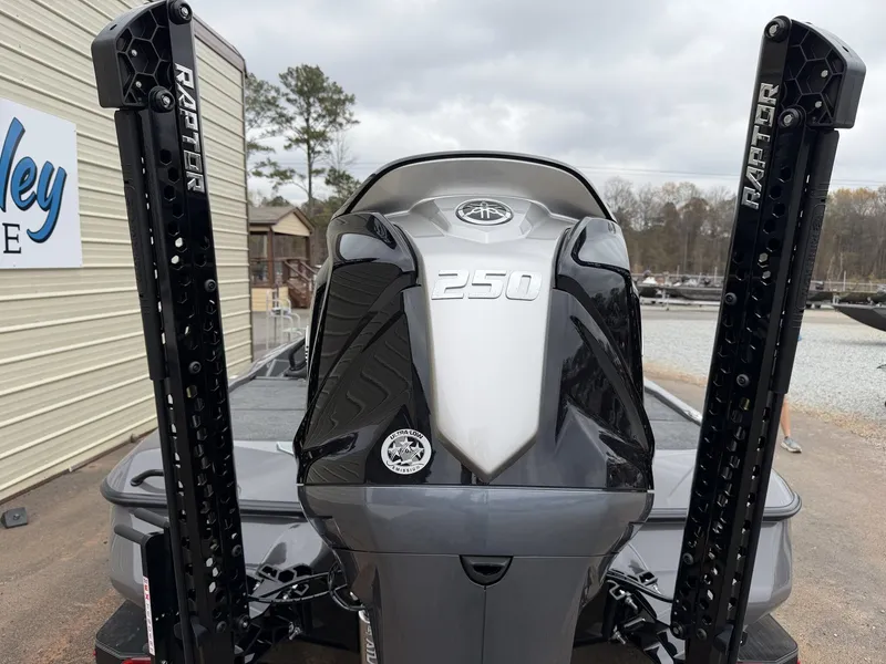 Slide: The Image of Skeeter ZXE20 2026 - 10