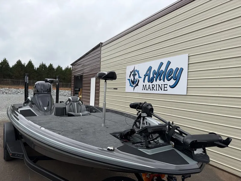 Slide: The Image of Skeeter ZXE20 2026 - 2