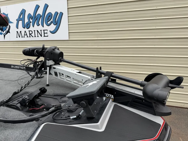 Slide: The Image of Skeeter ZXE20 2026 - 2