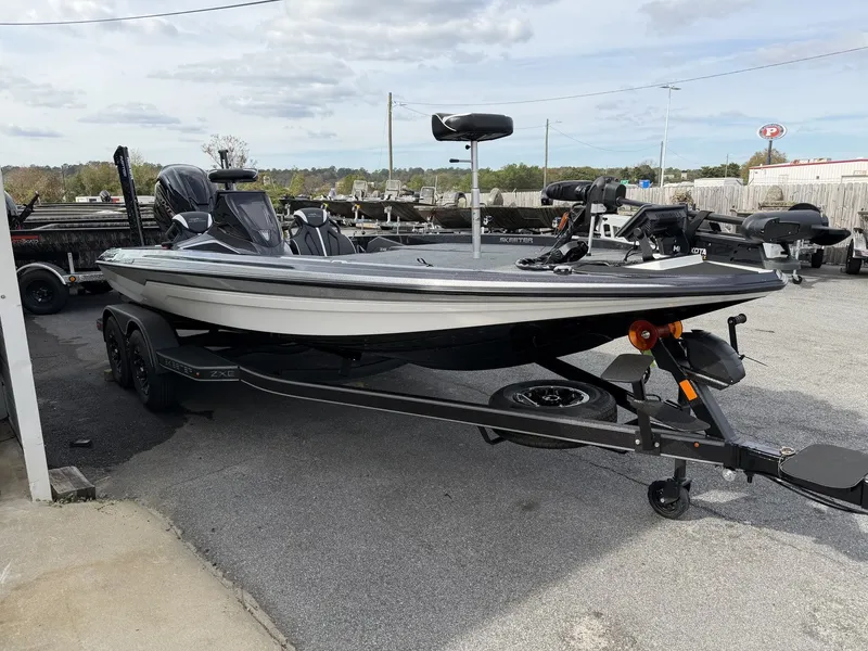 Slide: The Image of Skeeter ZXE20 2026 - 4