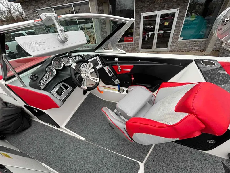 Slide: The Image of MasterCraft X26 2016 - 10