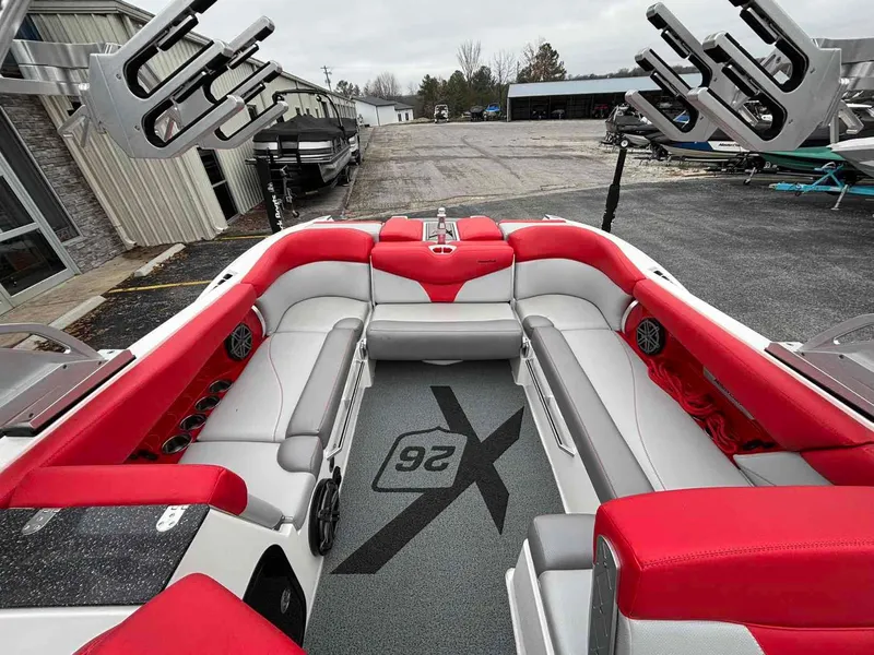 Slide: The Image of MasterCraft X26 2016 - 11