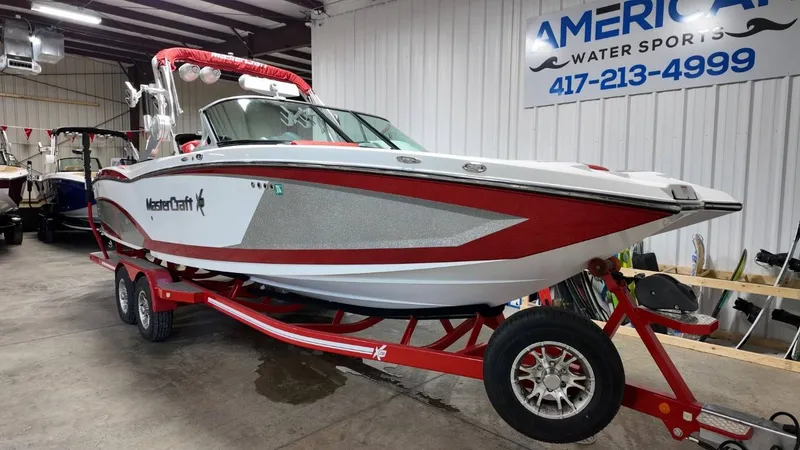 Slide: The Image of MasterCraft X26 2016 - 17
