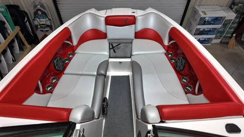 Slide: The Image of MasterCraft X26 2016 - 19