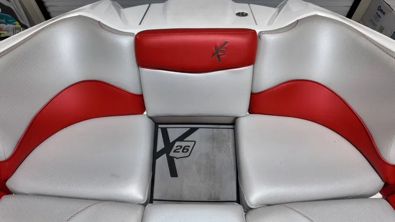 Slide: The Image of MasterCraft X26 2016 - 24