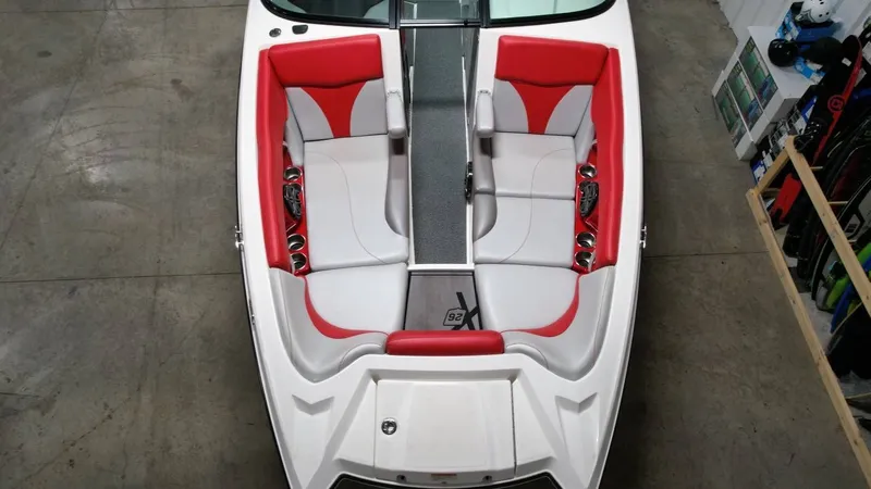 Slide: The Image of MasterCraft X26 2016 - 28