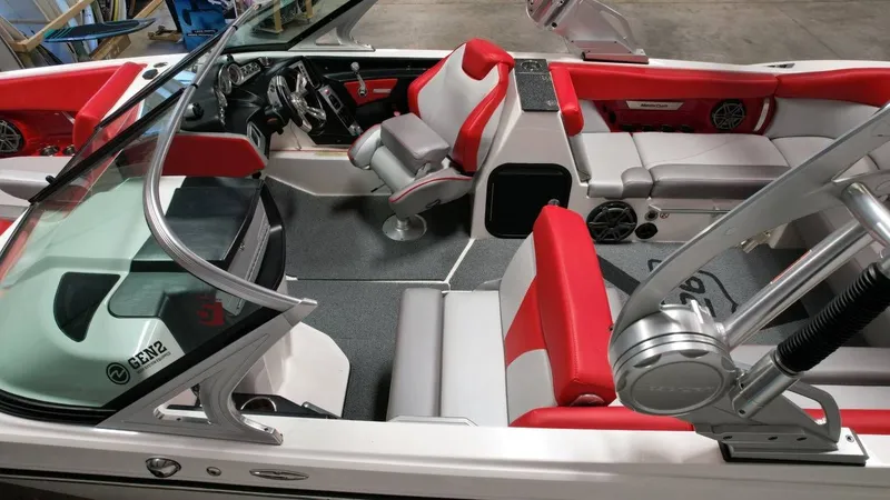 Slide: The Image of MasterCraft X26 2016 - 35