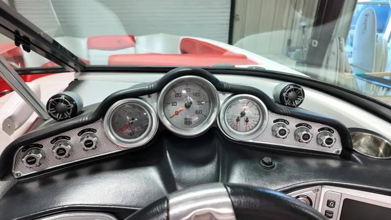 Slide: The Image of MasterCraft X26 2016 - 39