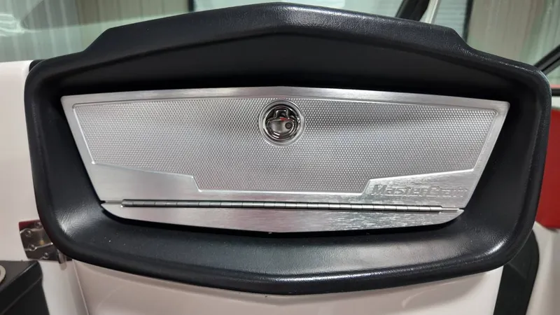 Slide: The Image of MasterCraft X26 2016 - 49