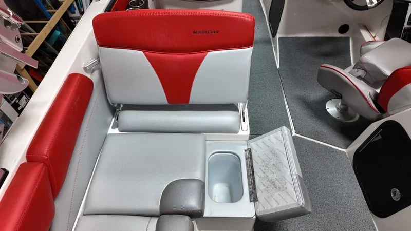 Slide: The Image of MasterCraft X26 2016 - 55