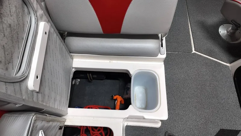 Slide: The Image of MasterCraft X26 2016 - 56