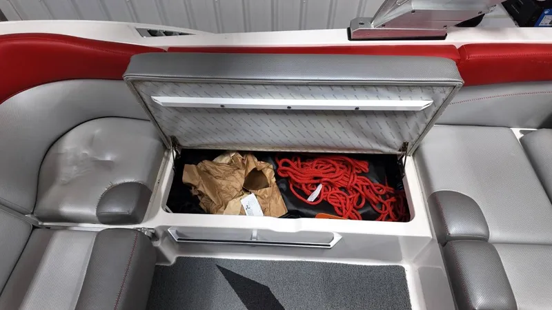 Slide: The Image of MasterCraft X26 2016 - 59