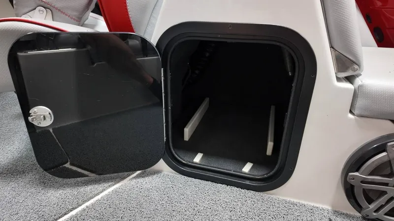 Slide: The Image of MasterCraft X26 2016 - 62