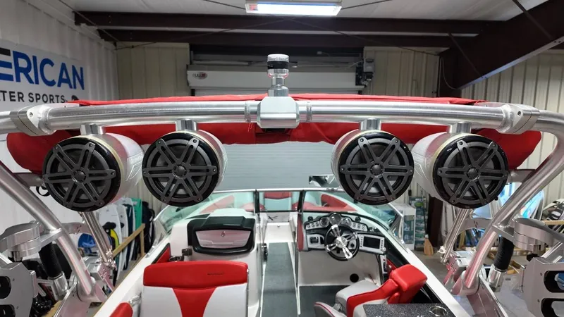 Slide: The Image of MasterCraft X26 2016 - 67