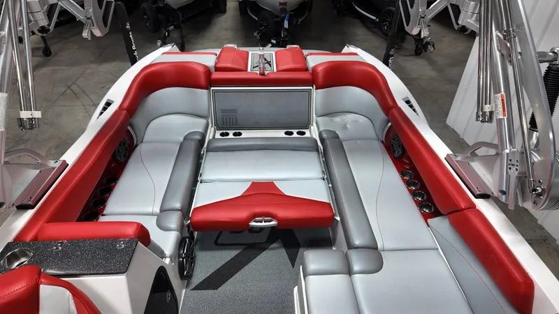 Slide: The Image of MasterCraft X26 2016 - 69