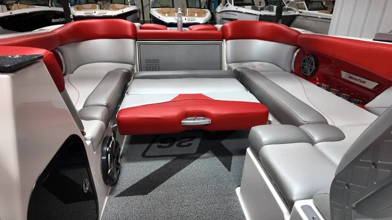 Slide: The Image of MasterCraft X26 2016 - 70