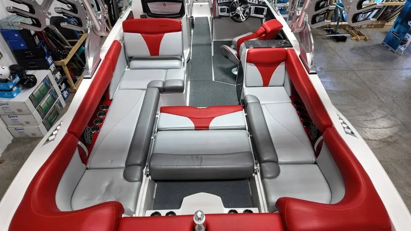 Slide: The Image of MasterCraft X26 2016 - 71