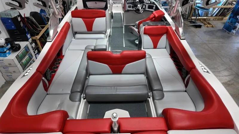 Slide: The Image of MasterCraft X26 2016 - 72