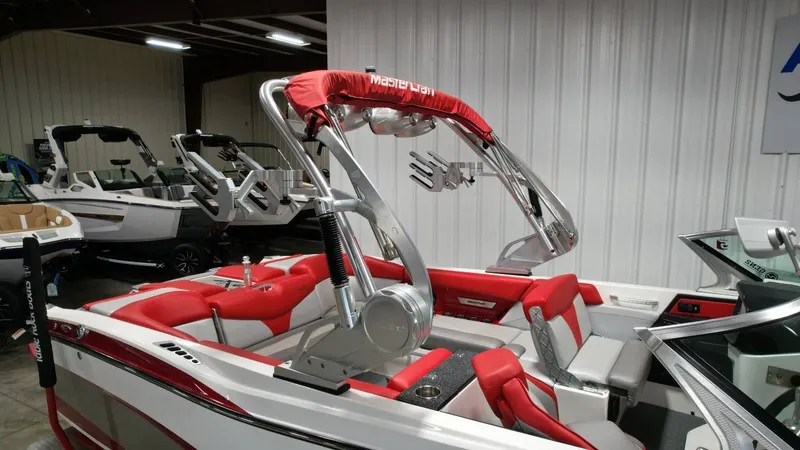 Slide: The Image of MasterCraft X26 2016 - 78