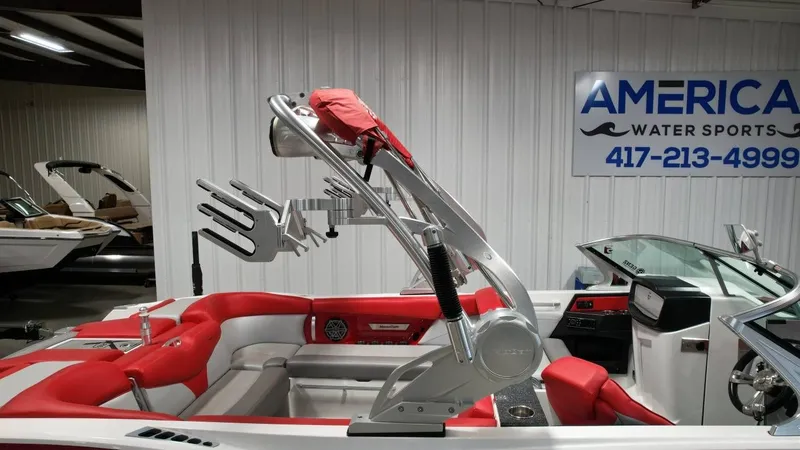 Slide: The Image of MasterCraft X26 2016 - 79