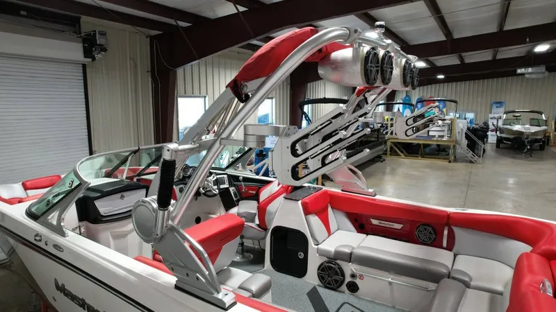 Slide: The Image of MasterCraft X26 2016 - 80