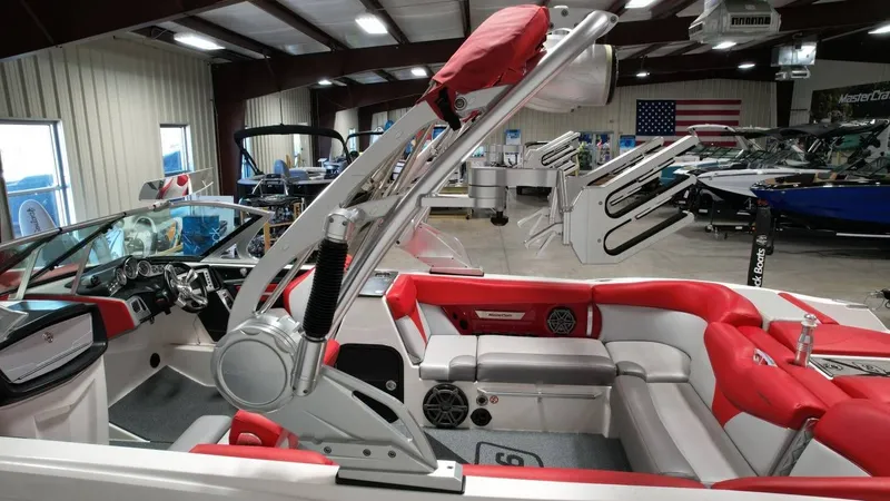 Slide: The Image of MasterCraft X26 2016 - 81