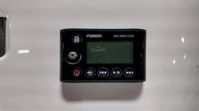 Slide: The Image of MasterCraft X26 2016 - 84