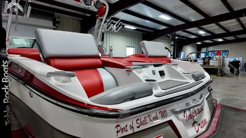 Slide: The Image of MasterCraft X26 2016 - 88