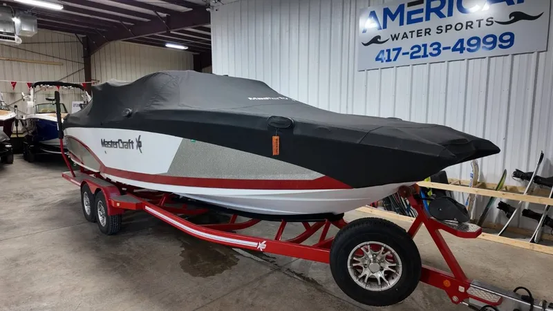 Slide: The Image of MasterCraft X26 2016 - 91