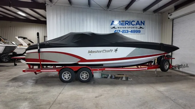 Slide: The Image of MasterCraft X26 2016 - 93