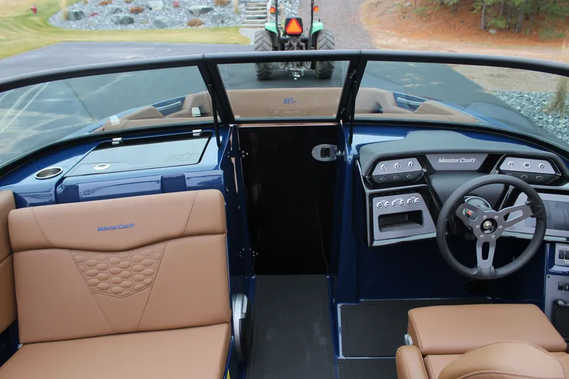 Slide: The Image of MasterCraft NXT22 2026 - 12