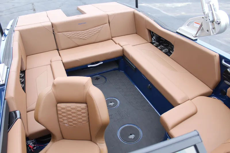 Slide: The Image of MasterCraft NXT22 2026 - 17