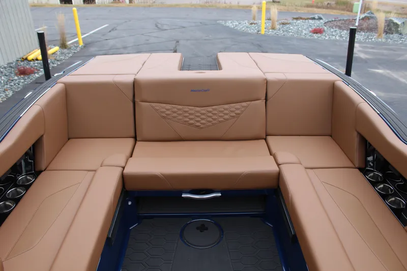 Slide: The Image of MasterCraft NXT22 2026 - 18