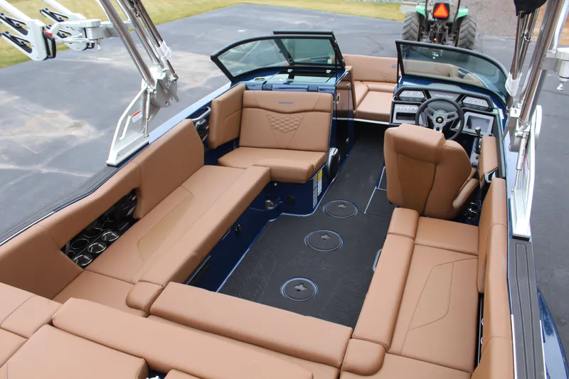 Slide: The Image of MasterCraft NXT22 2026 - 8