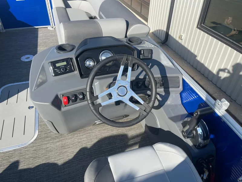 Slide: The Image of Bennington 22 S STERN RADIUS 2024 - 12