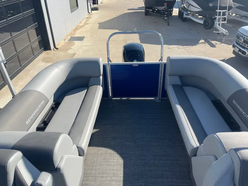 Slide: The Image of Bennington 22 S STERN RADIUS 2024 - 16